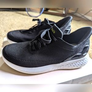 Women's Kizik Athens Size 9